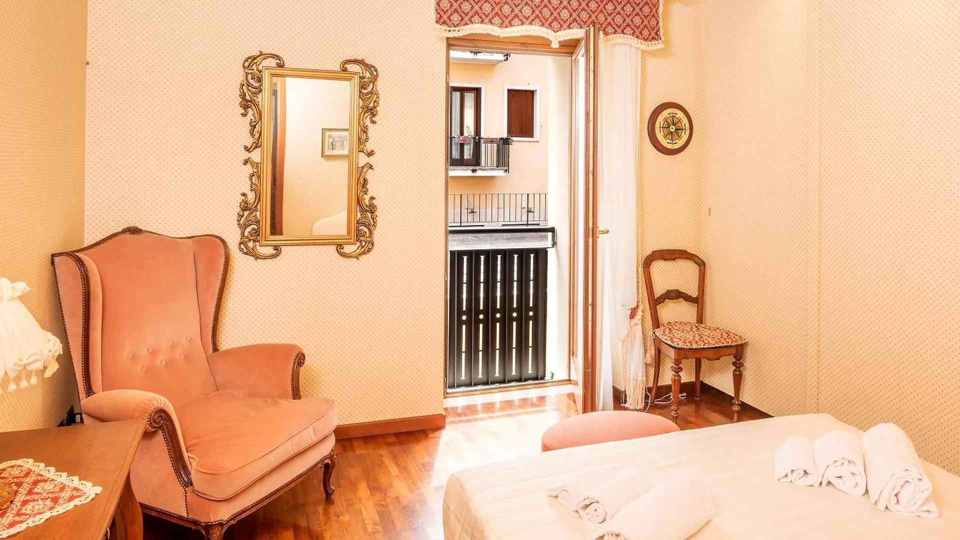 Apartment Manzoni Bardolino Center 0*,  Italy