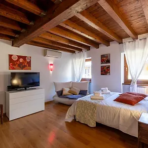  Apartment Casa Agli Archi