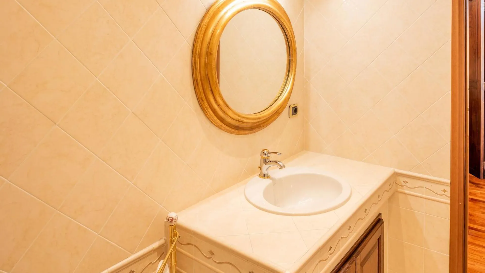 Apartment Manzoni Bardolino Center 0*,